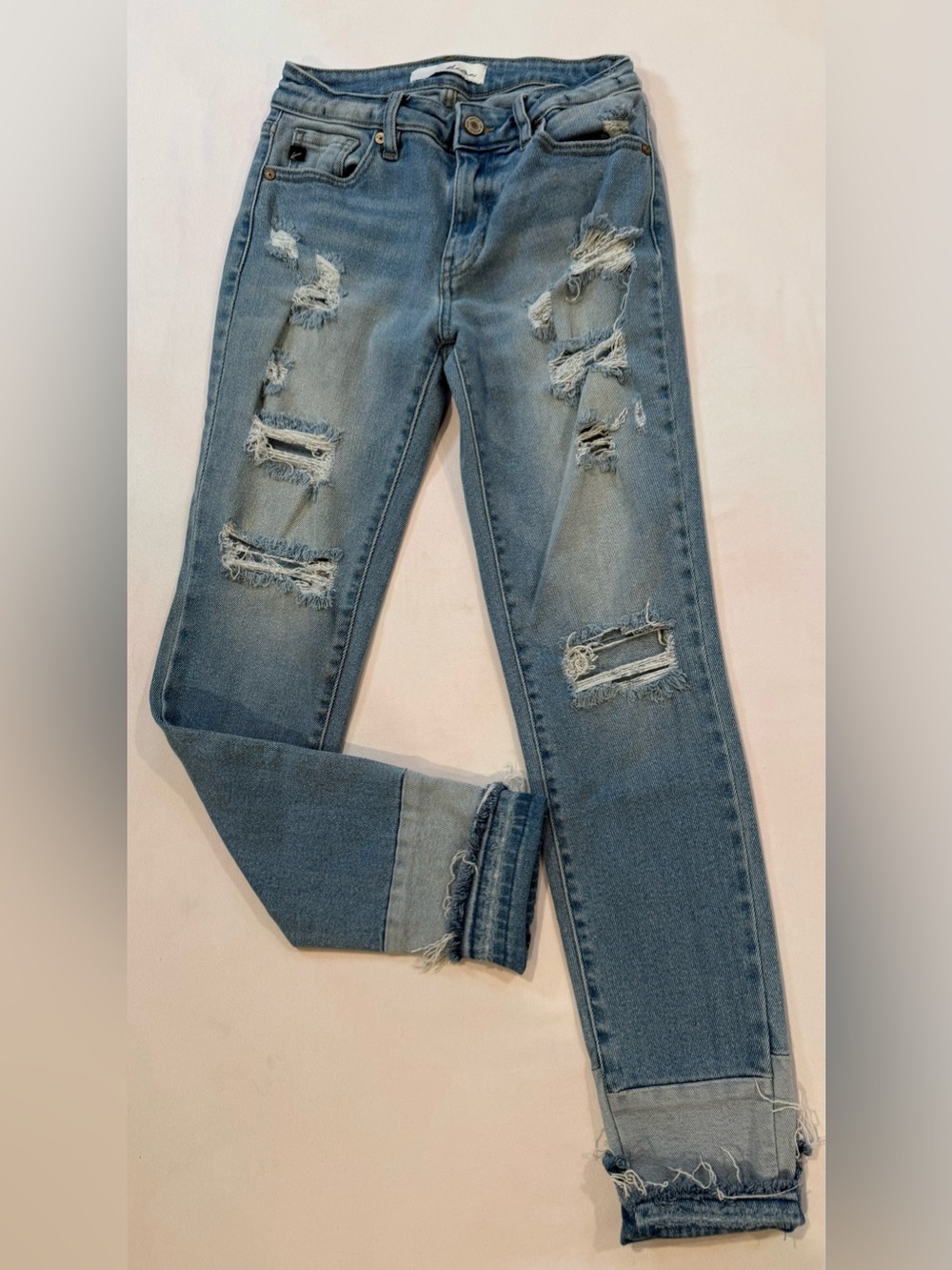 KanCan Distressed Light Wash Jeans - Women’s Size 3/25